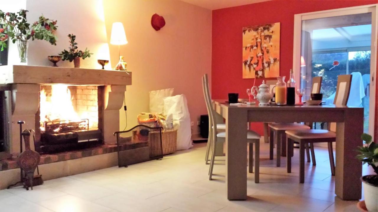 Chambre Privee Avec Salon, Garage Voiture, Velos, Motos Tourville-sur-Arques Exterior photo