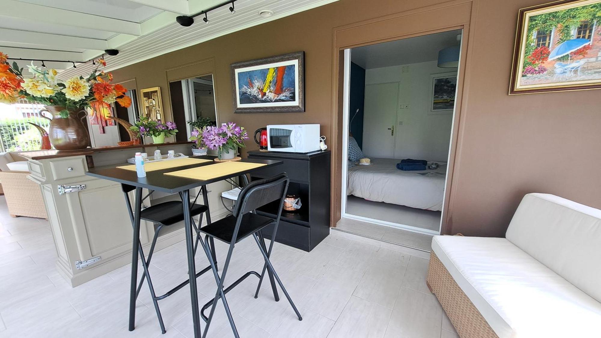 Chambre Privee Avec Salon, Garage Voiture, Velos, Motos Tourville-sur-Arques Exterior photo